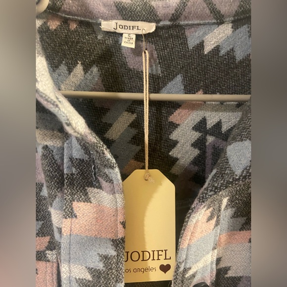 Aztec Pastel Shacket - Picture 3 of 4